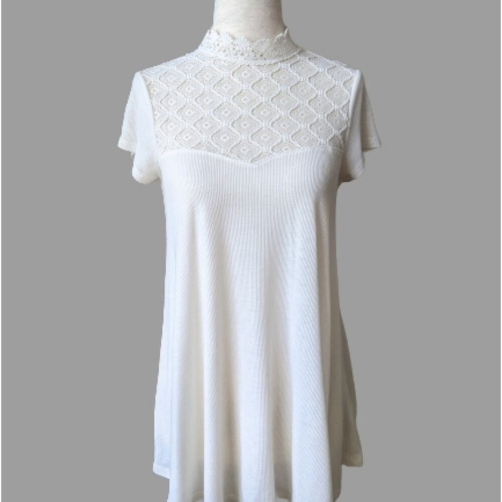 Sunset & Sixth Scalloped Lace Ribbed Top S